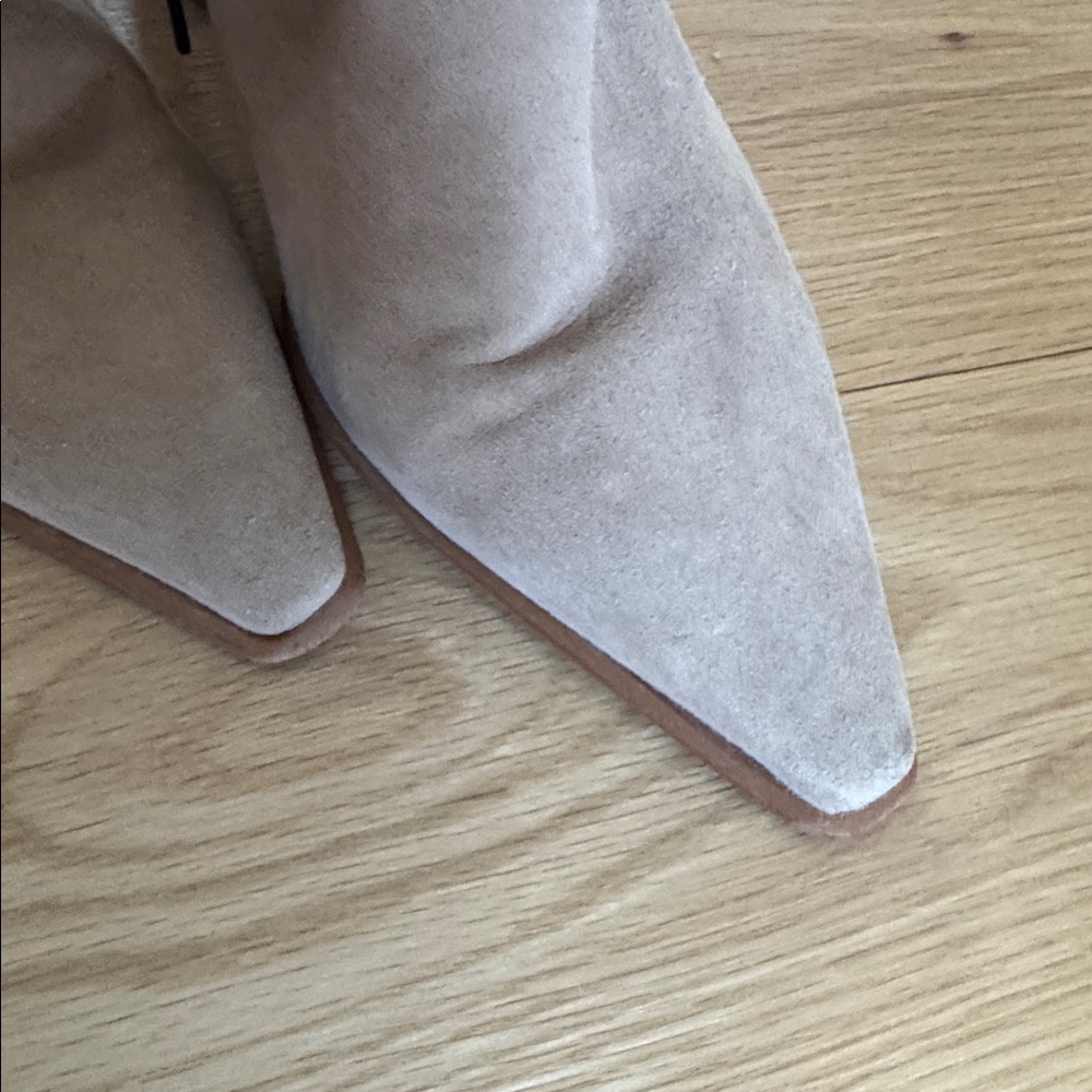 Vince camuto 
Boots
Wore once - Picture 3 of 6